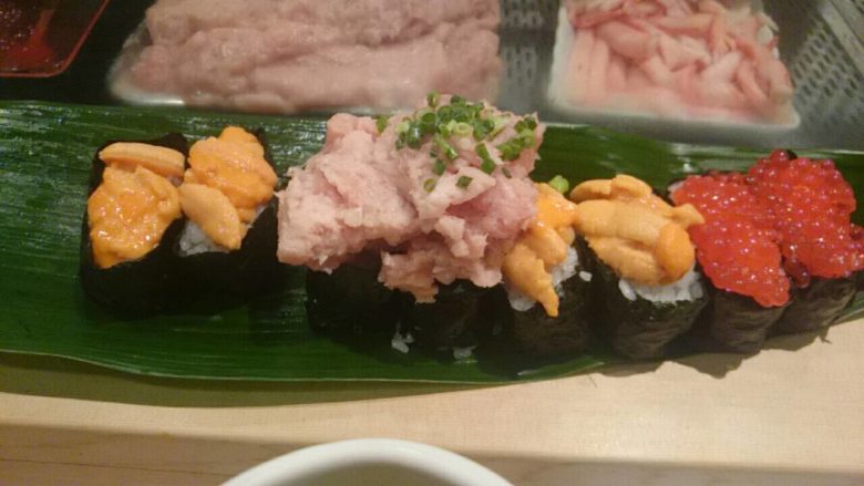 築地の高級寿司を3500円で食べ放題。「まぐろや」